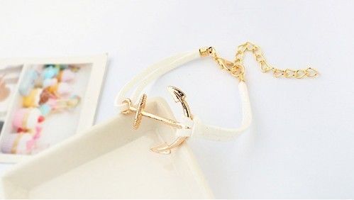 Pulsera de piel con dije de ancla mod. blanco.