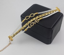 Pulsera de piel trenzada