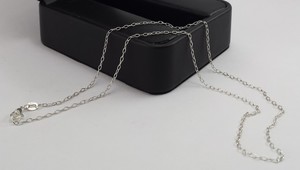 Cadena de plata 18 pulgadas, 1.3 mm.